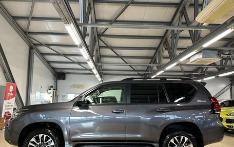 Toyota Land Cruiser Prado 150 рестайлинг 2, 2022 год, 7 879 000 рублей, 17 фотография