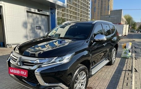 Mitsubishi Pajero Sport III рестайлинг, 2018 год, 3 300 000 рублей, 2 фотография