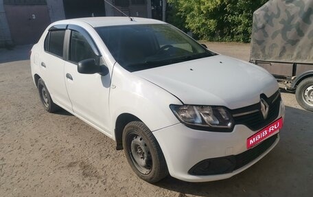 Renault Logan II, 2017 год, 400 000 рублей, 2 фотография