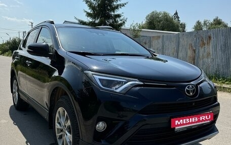 Toyota RAV4, 2017 год, 3 750 000 рублей, 2 фотография