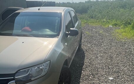 Renault Logan II, 2018 год, 1 100 000 рублей, 2 фотография