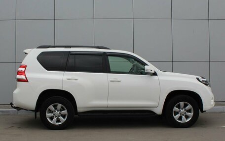 Toyota Land Cruiser Prado 150 рестайлинг 2, 2015 год, 3 030 000 рублей, 5 фотография