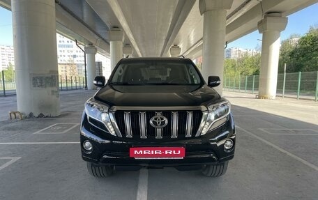 Toyota Land Cruiser Prado 150 рестайлинг 2, 2015 год, 4 150 000 рублей, 2 фотография