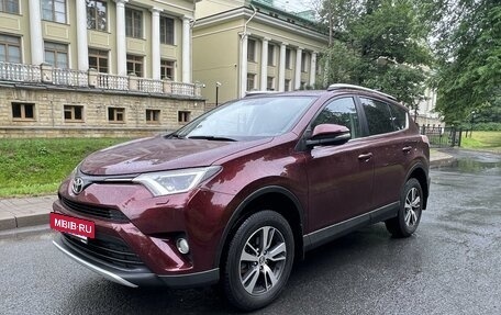 Toyota RAV4, 2017 год, 2 450 000 рублей, 2 фотография