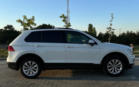 Volkswagen Tiguan II, 2017 год, 2 250 000 рублей, 3 фотография