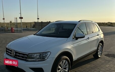 Volkswagen Tiguan II, 2017 год, 2 250 000 рублей, 2 фотография