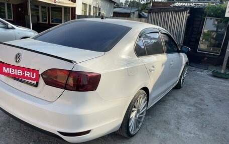 Volkswagen Jetta VI, 2011 год, 850 000 рублей, 3 фотография