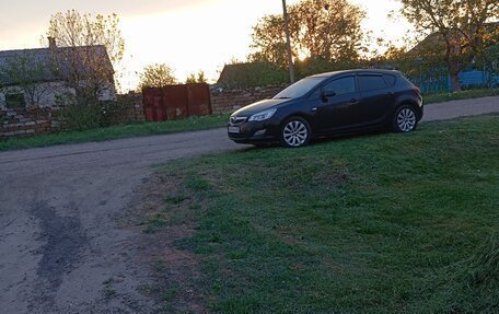 Opel Astra J, 2010 год, 640 000 рублей, 3 фотография