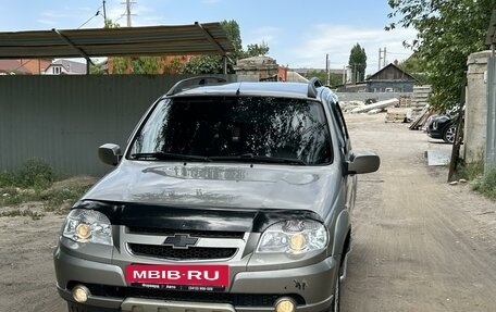 Chevrolet Niva I рестайлинг, 2011 год, 590 000 рублей, 2 фотография