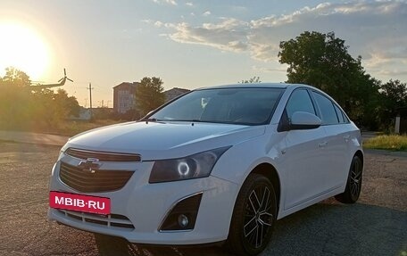 Chevrolet Cruze II, 2010 год, 870 000 рублей, 2 фотография