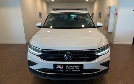 Volkswagen Tiguan II, 2020 год, 2 900 000 рублей, 2 фотография