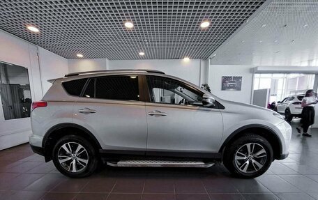 Toyota RAV4, 2017 год, 3 200 000 рублей, 4 фотография