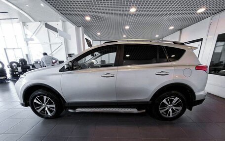 Toyota RAV4, 2017 год, 3 200 000 рублей, 8 фотография