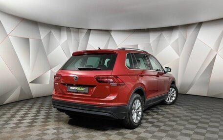 Volkswagen Tiguan II, 2017 год, 2 078 000 рублей, 2 фотография