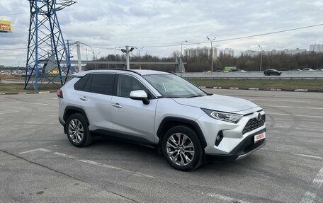 Toyota RAV4, 2021 год, 4 200 000 рублей, 3 фотография