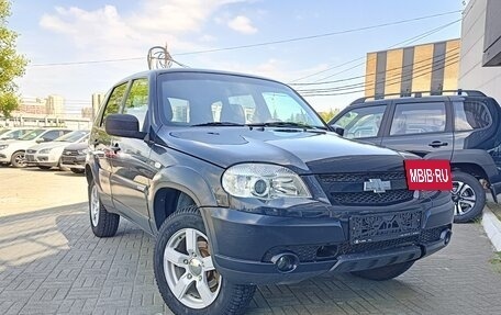 Chevrolet Niva I рестайлинг, 2017 год, 825 000 рублей, 3 фотография