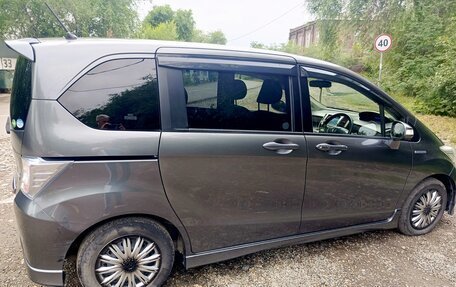 Honda Freed I, 2012 год, 1 100 000 рублей, 2 фотография