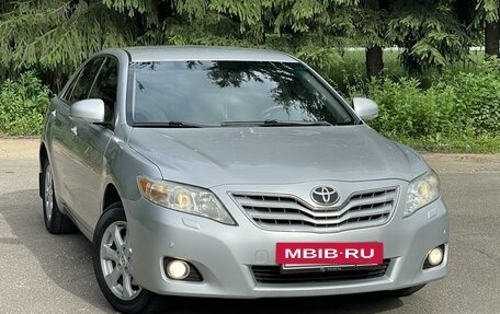 Toyota Camry, 2010 год, 1 350 000 рублей, 2 фотография