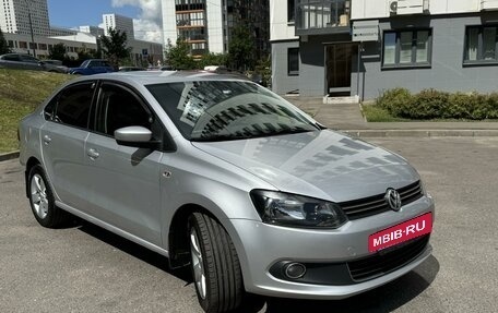 Volkswagen Polo VI (EU Market), 2011 год, 950 000 рублей, 2 фотография