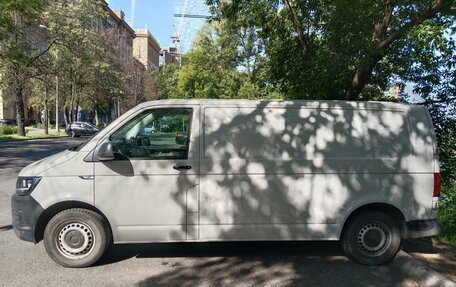 Volkswagen Transporter T6 рестайлинг, 2019 год, 1 840 000 рублей, 4 фотография