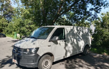 Volkswagen Transporter T6 рестайлинг, 2019 год, 1 840 000 рублей, 2 фотография