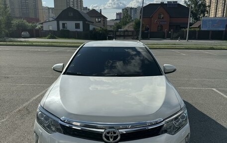 Toyota Camry, 2017 год, 2 400 000 рублей, 4 фотография