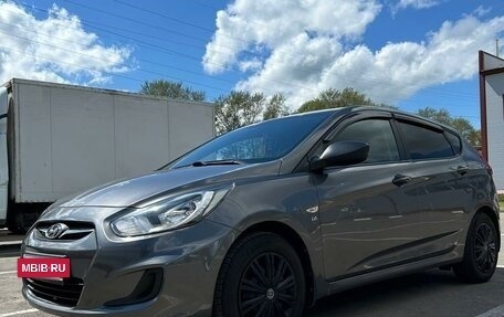 Hyundai Solaris II рестайлинг, 2014 год, 1 100 000 рублей, 2 фотография