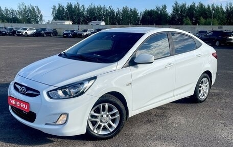 Hyundai Solaris II рестайлинг, 2011 год, 850 000 рублей, 1 фотография