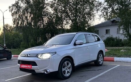 Mitsubishi Outlander III рестайлинг 3, 2012 год, 1 690 000 рублей, 1 фотография