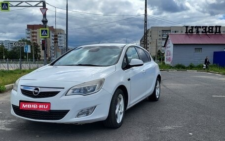 Opel Astra J, 2012 год, 650 000 рублей, 1 фотография