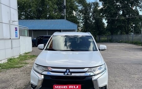 Mitsubishi Outlander III рестайлинг 3, 2018 год, 2 499 000 рублей, 1 фотография