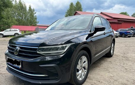 Volkswagen Tiguan II, 2022 год, 3 450 000 рублей, 2 фотография