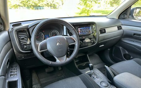 Mitsubishi Outlander III рестайлинг 3, 2015 год, 2 195 000 рублей, 6 фотография