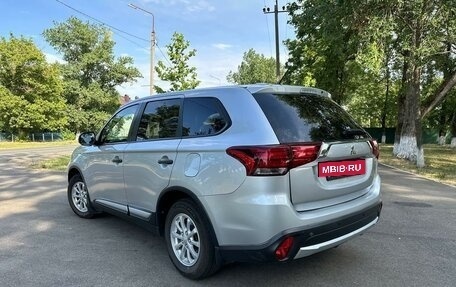 Mitsubishi Outlander III рестайлинг 3, 2015 год, 2 195 000 рублей, 4 фотография