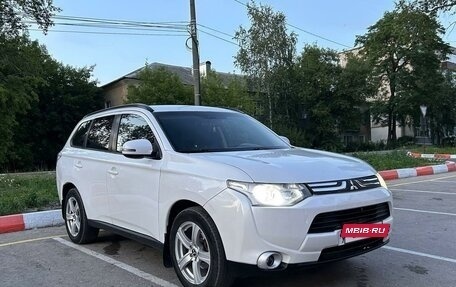 Mitsubishi Outlander III рестайлинг 3, 2012 год, 1 690 000 рублей, 3 фотография