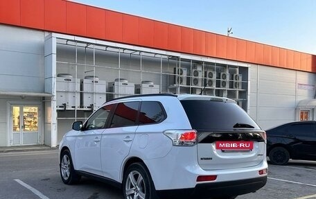 Mitsubishi Outlander III рестайлинг 3, 2012 год, 1 690 000 рублей, 6 фотография