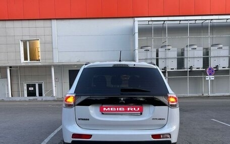 Mitsubishi Outlander III рестайлинг 3, 2012 год, 1 690 000 рублей, 5 фотография