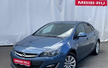 Opel Astra J, 2013 год, 840 000 рублей, 1 фотография