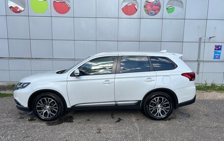 Mitsubishi Outlander III рестайлинг 3, 2018 год, 2 499 000 рублей, 3 фотография