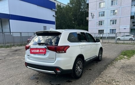 Mitsubishi Outlander III рестайлинг 3, 2018 год, 2 499 000 рублей, 5 фотография