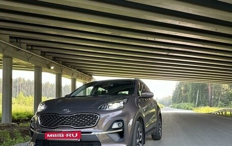 KIA Sportage IV рестайлинг, 2020 год, 2 700 000 рублей, 2 фотография