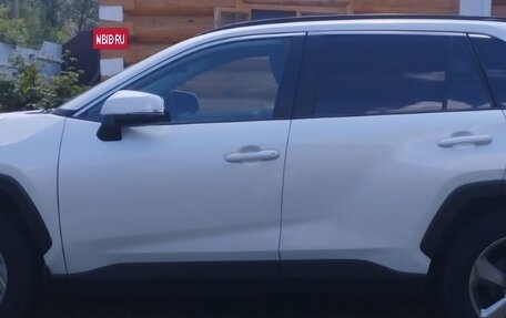 Toyota RAV4, 2020 год, 3 300 000 рублей, 4 фотография