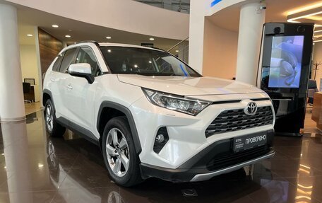 Toyota RAV4, 2019 год, 3 874 000 рублей, 3 фотография