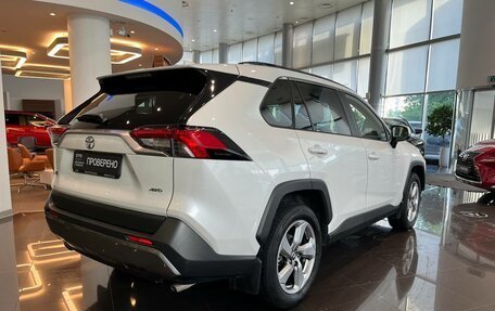 Toyota RAV4, 2019 год, 3 874 000 рублей, 5 фотография