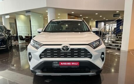 Toyota RAV4, 2019 год, 3 874 000 рублей, 2 фотография