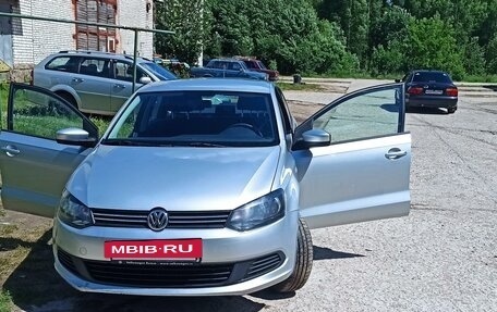 Volkswagen Polo VI (EU Market), 2013 год, 830 000 рублей, 2 фотография