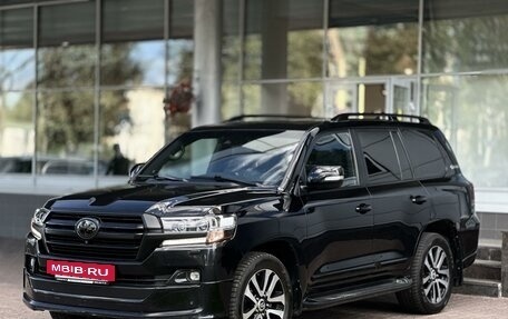 Toyota Land Cruiser 200, 2018 год, 8 149 000 рублей, 4 фотография