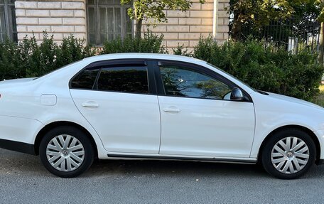 Volkswagen Jetta VI, 2010 год, 700 000 рублей, 2 фотография