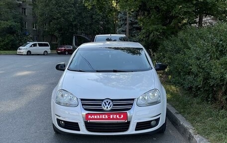 Volkswagen Jetta VI, 2010 год, 700 000 рублей, 6 фотография