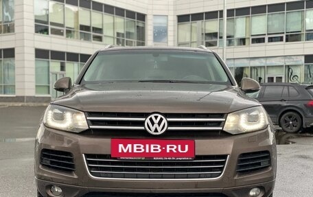 Volkswagen Touareg III, 2011 год, 1 940 000 рублей, 2 фотография